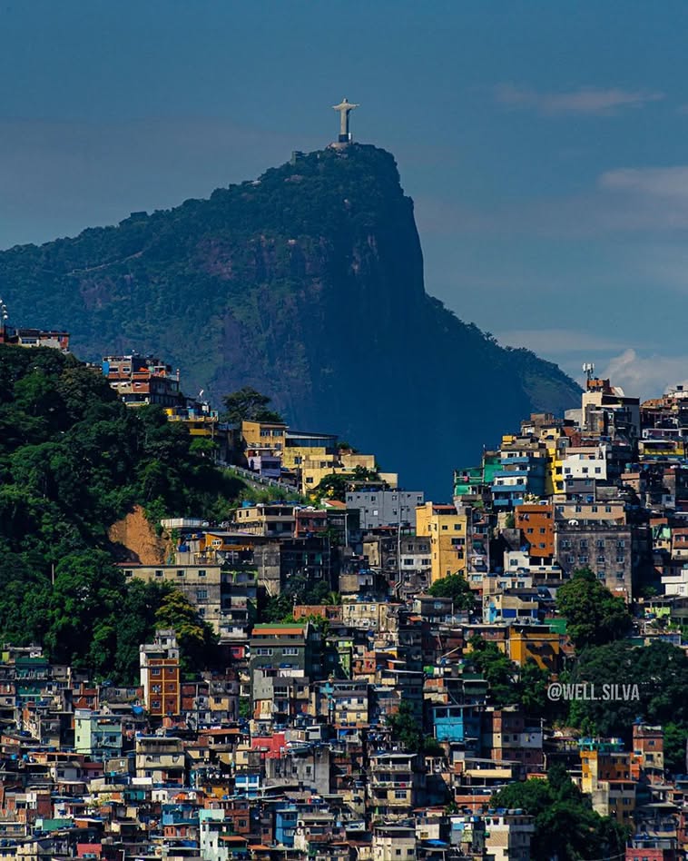 Stadtteilspaziergang in einer Favela – jenseits der Stereotype.